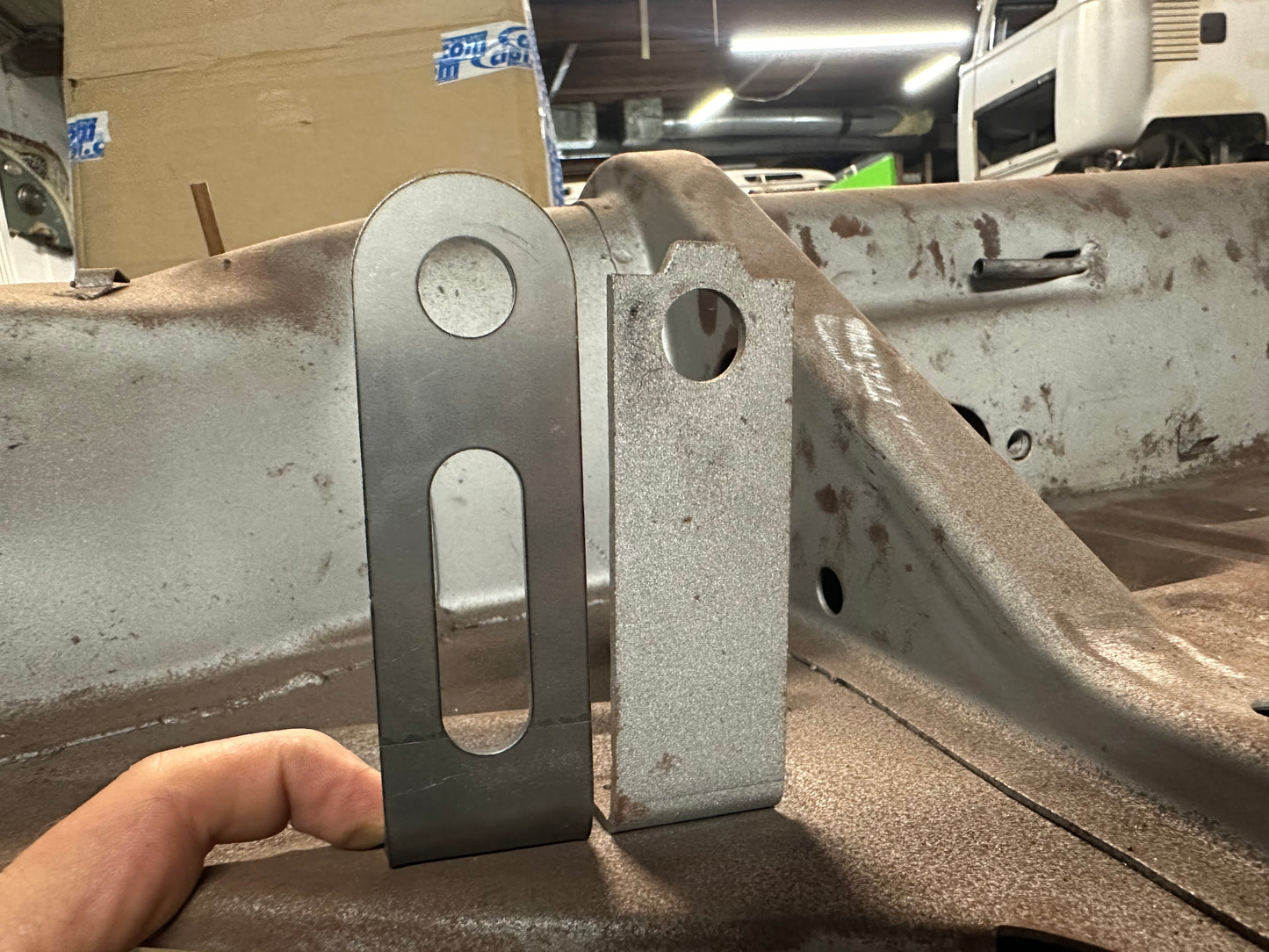 Bug: Framehead Front Brake Line Brackets