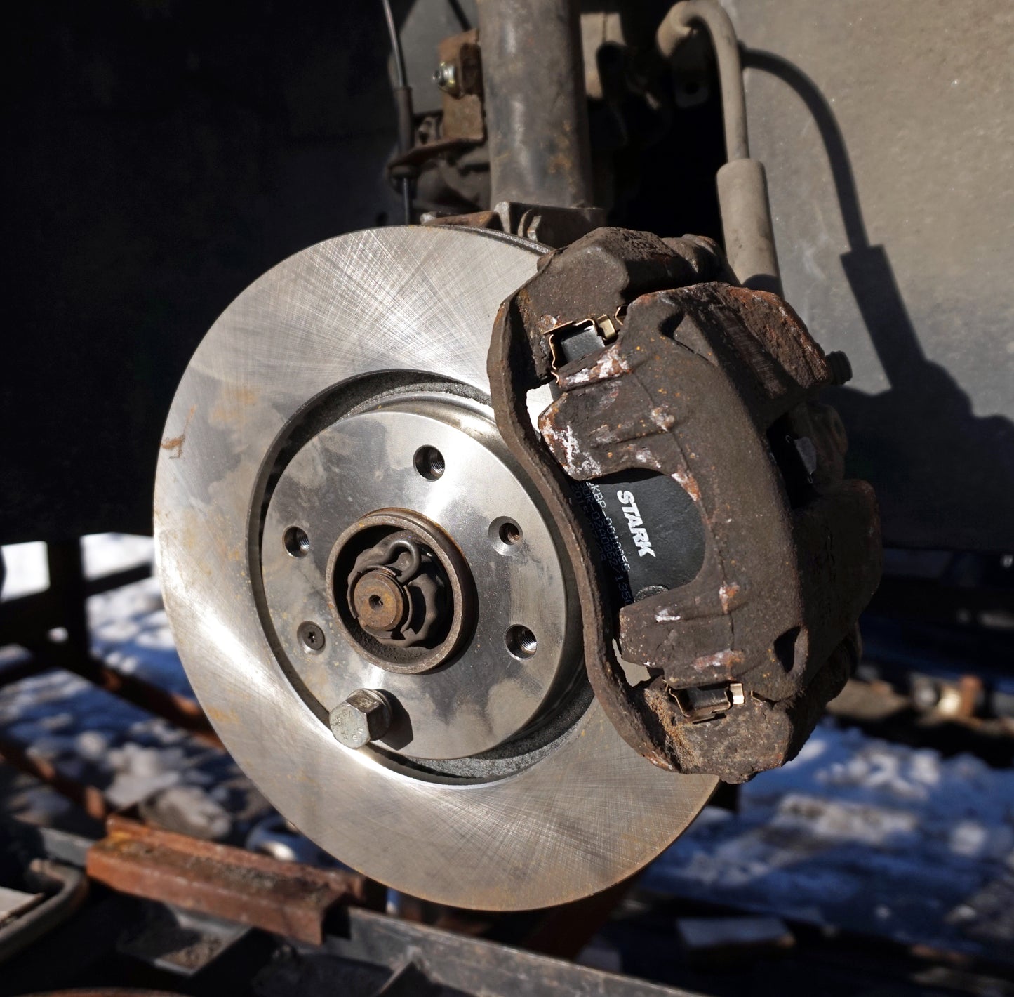 Automobile brake pad set